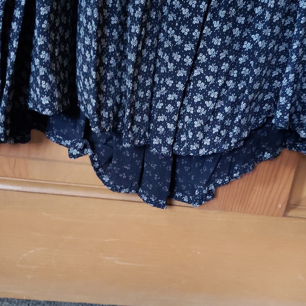Womans Spring Dress - Picture 4 of 4